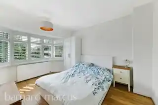 20 Manor Way, photo 4