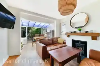 20 Manor Way, photo 3