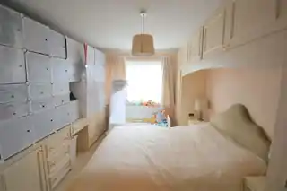 20 Memorial Close, photo 4