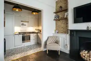 20 Queensdown Road, photo 3