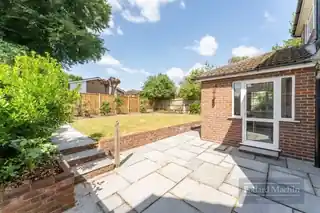 20 Riding Hill, photo 2