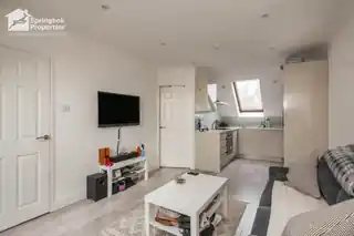 20 Stirling Close, photo 2