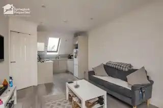20 Stirling Close, photo 3