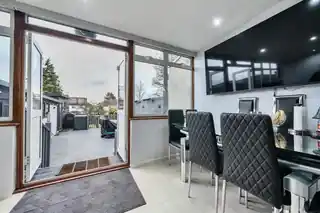 20 Vernon Drive, photo 4