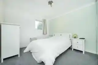 20 Waterside Close, photo 4