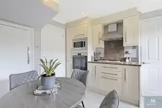 20 Westfield Park Drive, photo 4