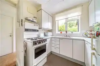20 Winchester Road, photo 2
