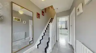 20 Windsor Crescent, photo 2