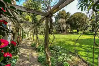 20 Woodhall Drive, photo 3