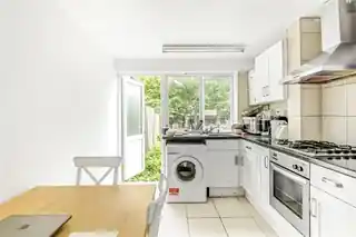 20 Woodyard Close, photo 2