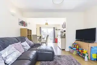200 Avenue Road, photo 2