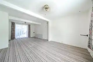 200 Central Road, photo 2
