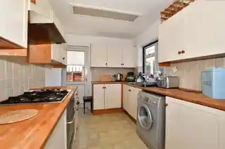 200 Ridge Road, photo 3