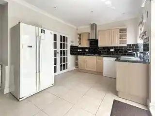 200 Westwood Lane, photo 4