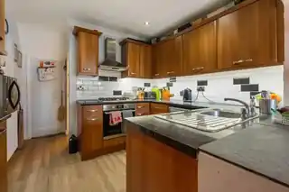 201 Buckhurst Avenue, photo 4