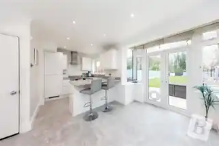 202 Carlton Road, photo 2