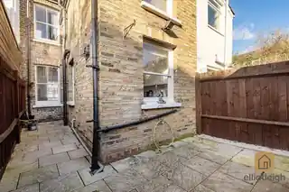 202A Cassland Road, photo 3