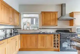 203 Fox Lane, photo 2