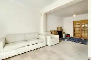 204 Kings Avenue, photo 3