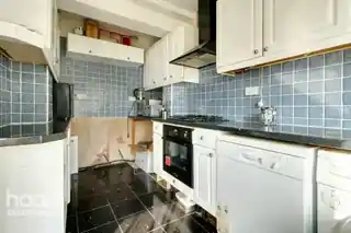 204 Kings Avenue, photo 4