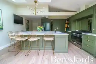 207 Corbets Tey Road, photo 3