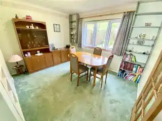 208 Ellenborough Road, photo 4