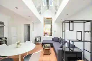 208 Grafton Road, photo 2