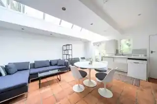 208 Grafton Road, photo 4