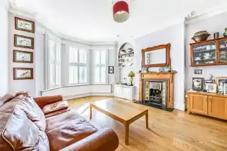 208 Sheen Lane, photo 2