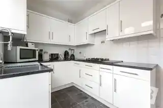 208 Victoria Road, photo 2