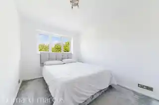209 Autumn Drive, photo 2