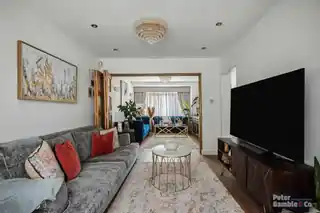 209 Conway Crescent, photo 4