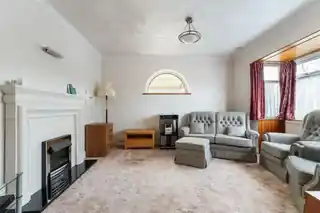 209 Lodge Lane, photo 2