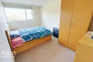 209 Oaks Lane, photo 3