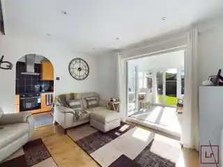 209 Rabournmead Drive, photo 2