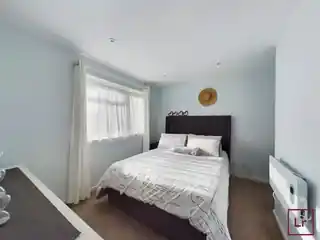 209 Rabournmead Drive, photo 4