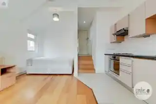 20C North End Road, photo 2