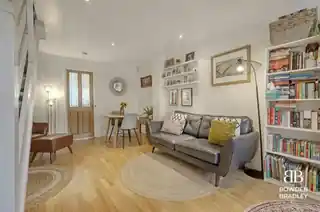 21 Andrew Close, photo 3