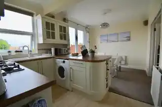 21 Ashbourne Avenue, photo 3