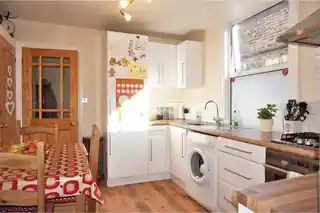 21 Bradgate Road, photo 3