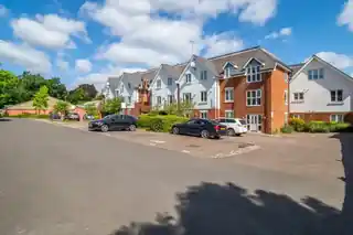 21 California Close, photo 3