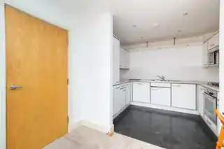 21 California Close, photo 2