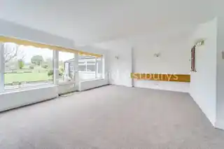 21 Cotswold Way, photo 2