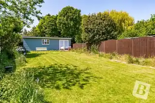 21 Courtenay Gardens, photo 3