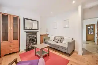 21 Eleanor Road, photo 4
