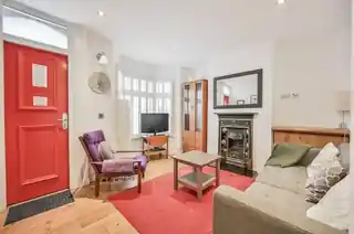 21 Eleanor Road, photo 2