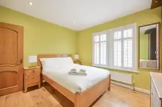 21 Eleanor Road, photo 3
