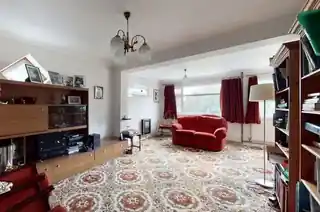 21 Felstead Road, photo 2