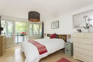 21 Gilden Crescent, photo 4