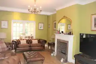 21 Greenleafe Drive, photo 2